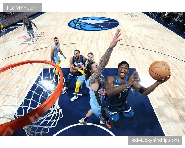 森林狼力克骑士，爱德华兹与米切尔对飙均得分35+