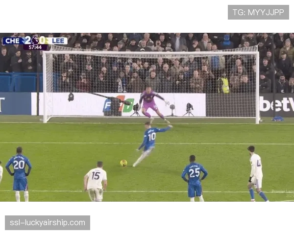 特写镜头:斯坦福桥雨中,帕尔默冷静罚入点球后的沉默庆祝 特写镜头:斯坦福桥雨中,帕尔默冷静罚入点球后的沉默庆祝