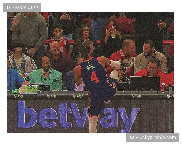 特写:老将罗伊斯替补登场,威斯特法伦响起掌声 特写:老将罗伊斯替补登场,威斯特法伦响起掌声